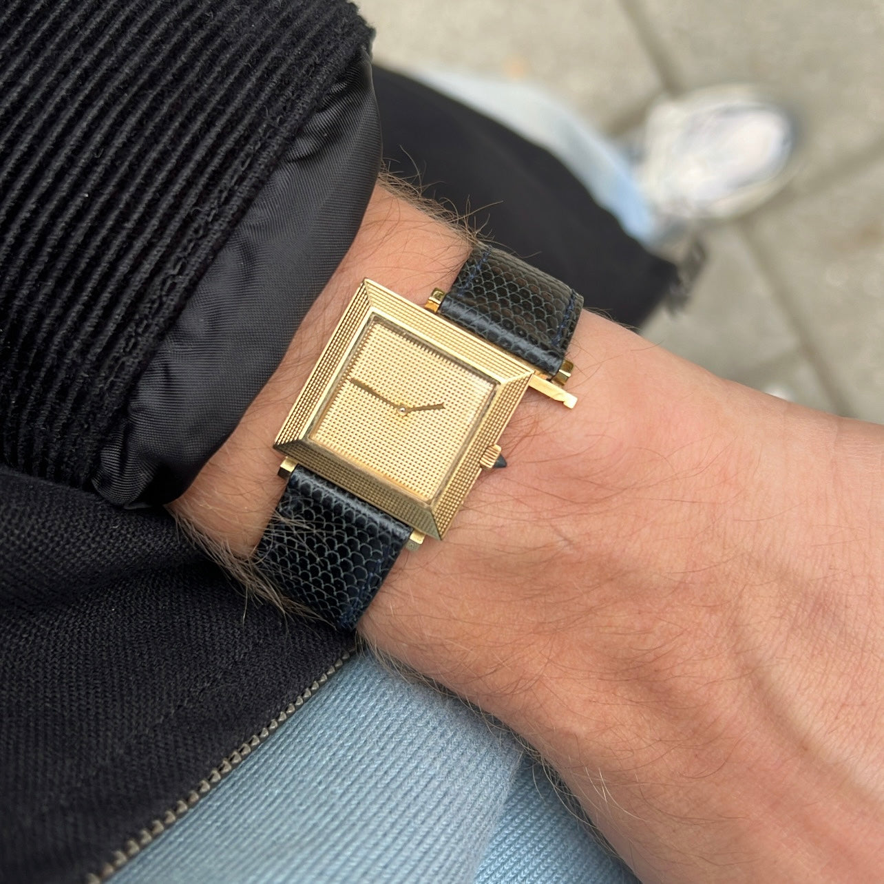 Boucheron Carrée Ref. 1203255 18K Yellow Gold Clous de Paris