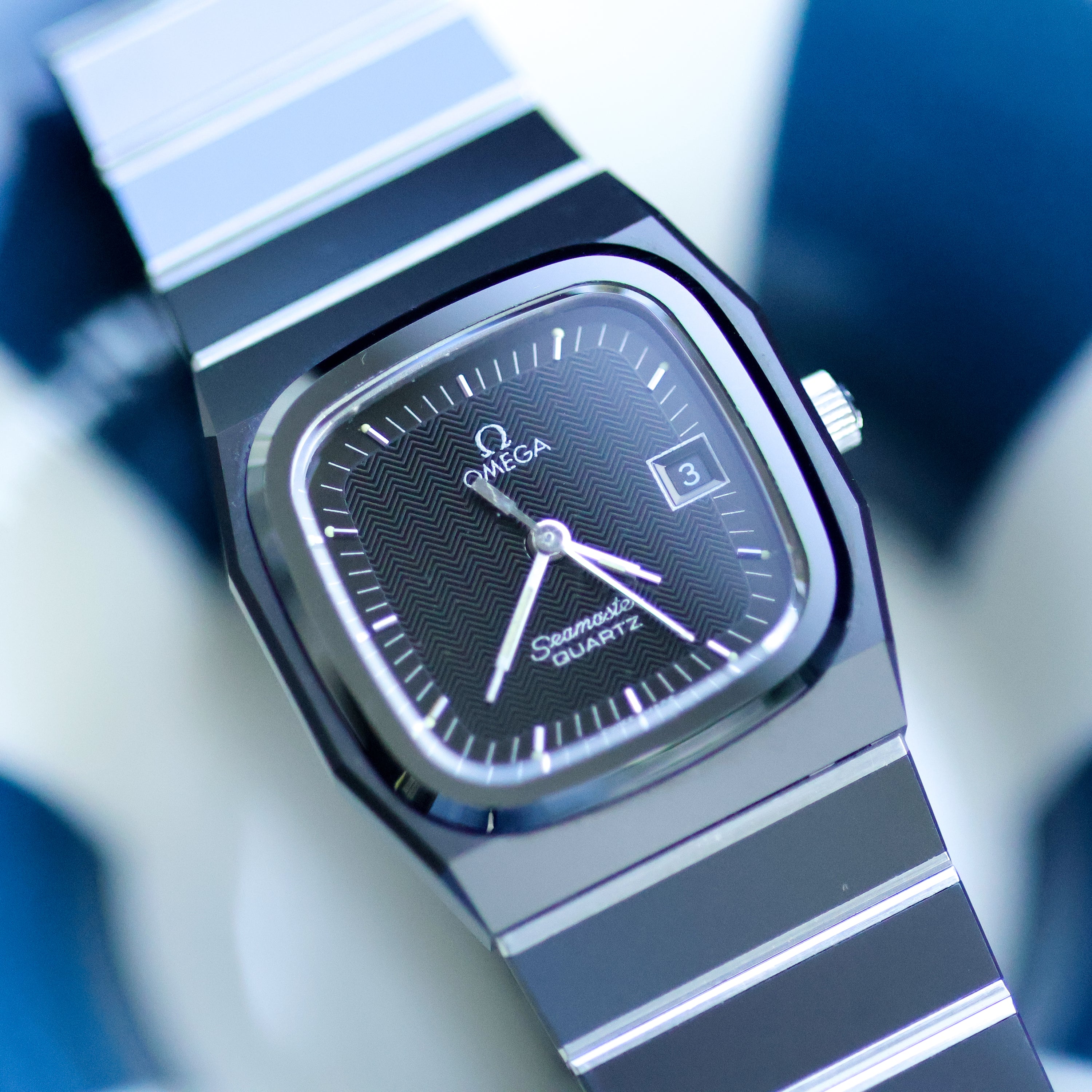 Omega Black Tulip Ceramic Ref. 1960249 Ladies