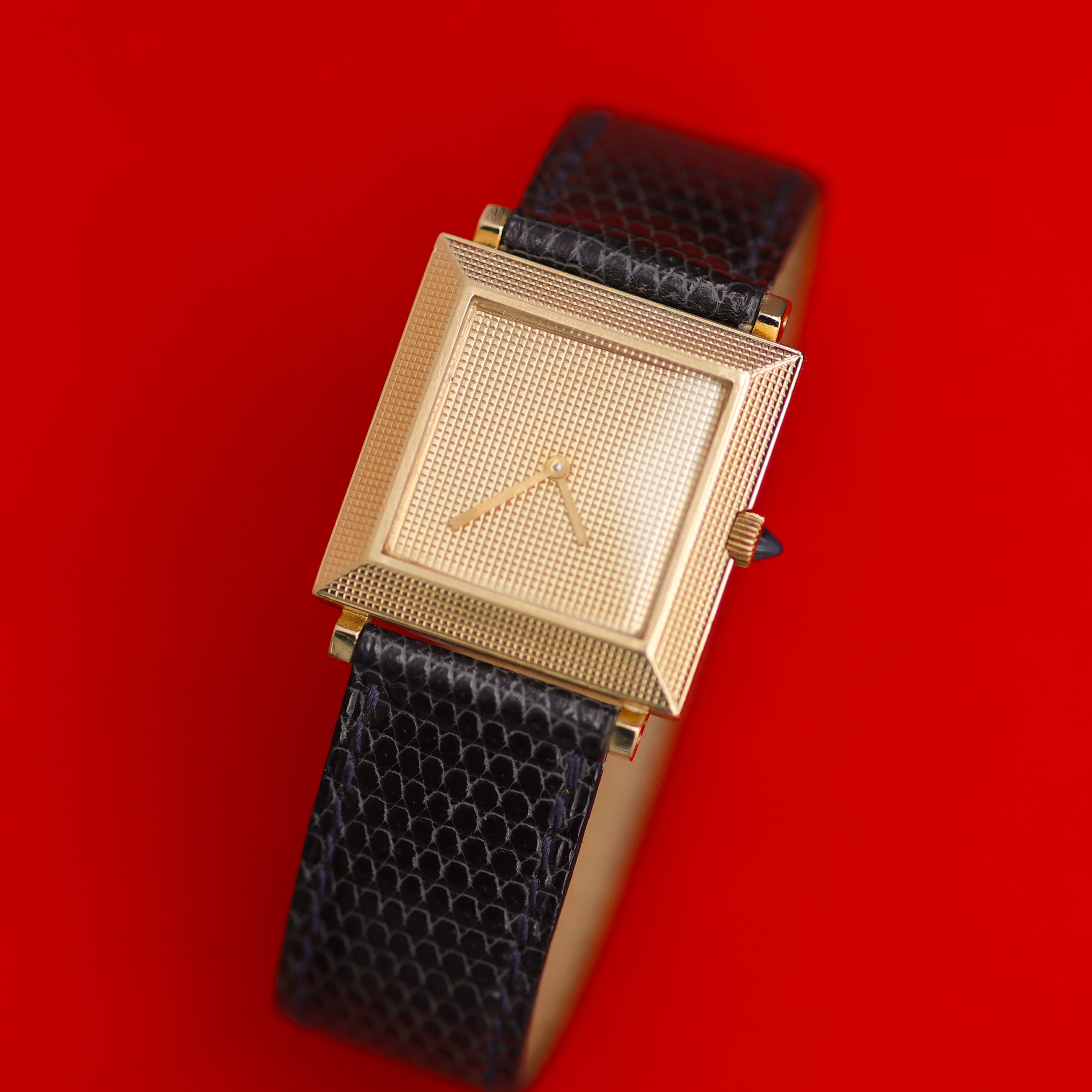 Boucheron Carrée Ref. 1203255 18K Yellow Gold Clous de Paris