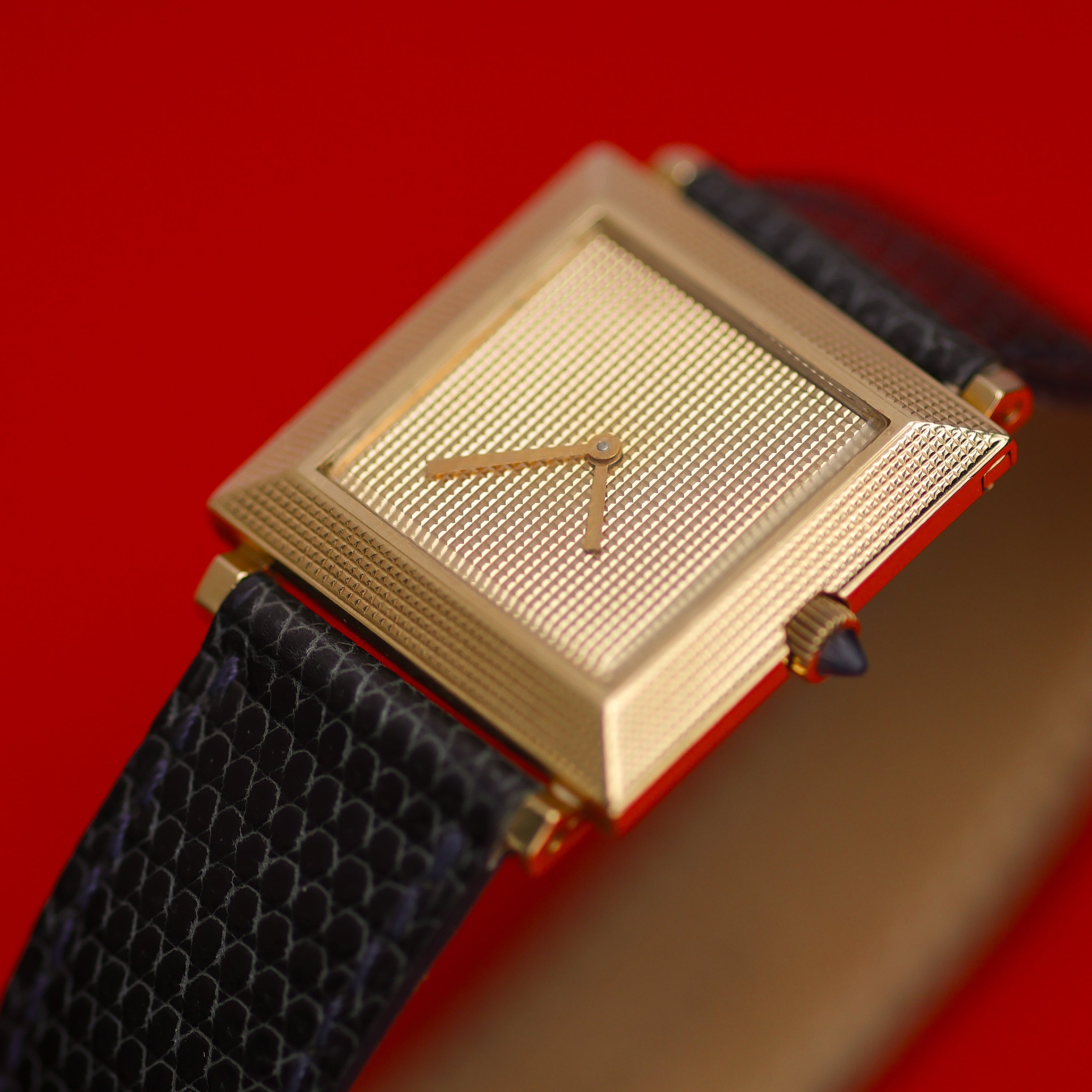 Boucheron Carrée Ref. 1203255 18K Yellow Gold Clous de Paris