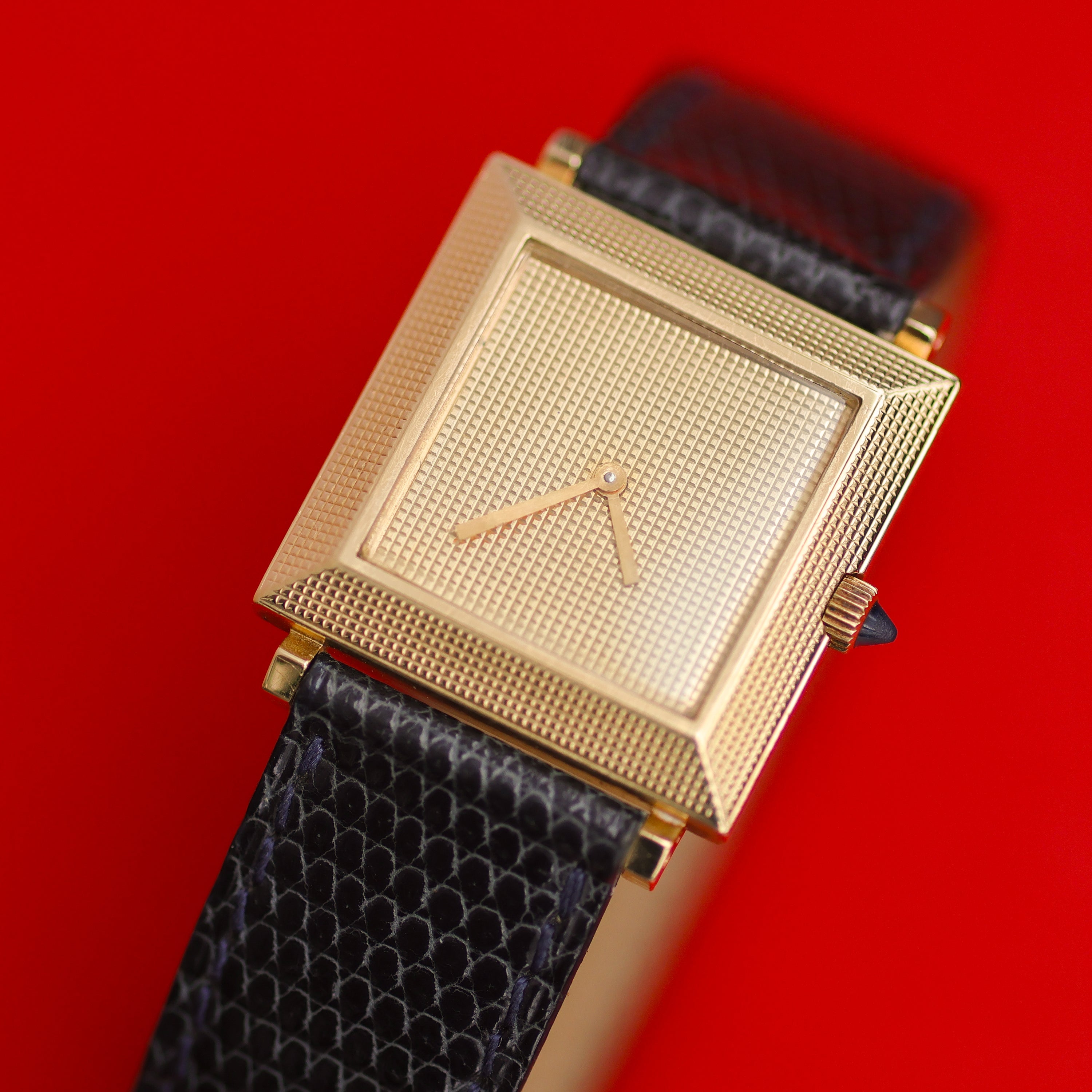 Boucheron Carrée Ref. 1203255 18K Yellow Gold Clous de Paris