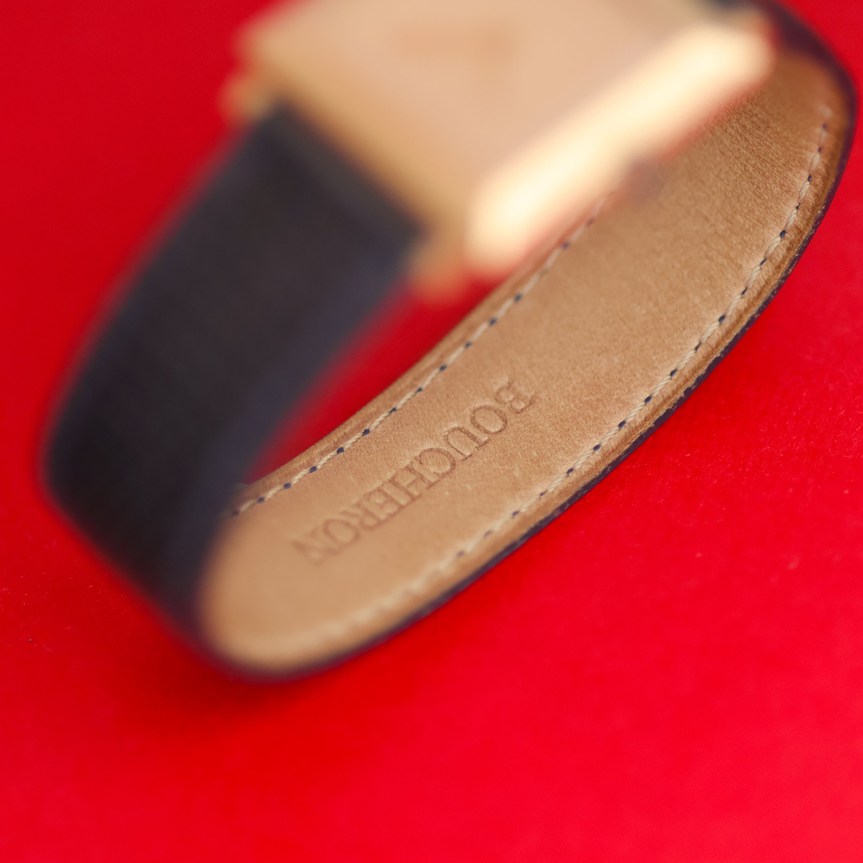 Boucheron Carrée Ref. 1203255 18K Yellow Gold Clous de Paris