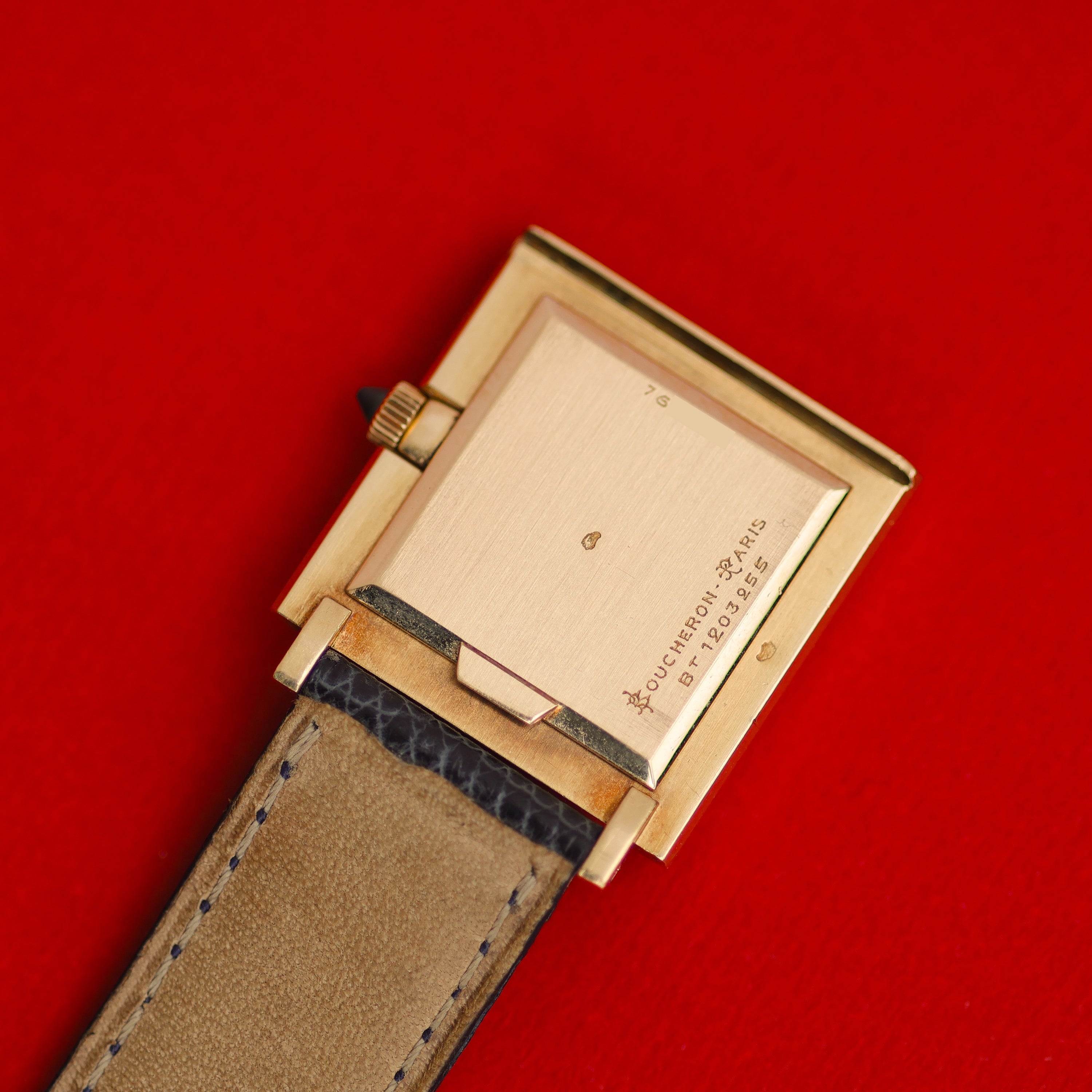 Boucheron Carrée Ref. 1203255 18K Yellow Gold Clous de Paris