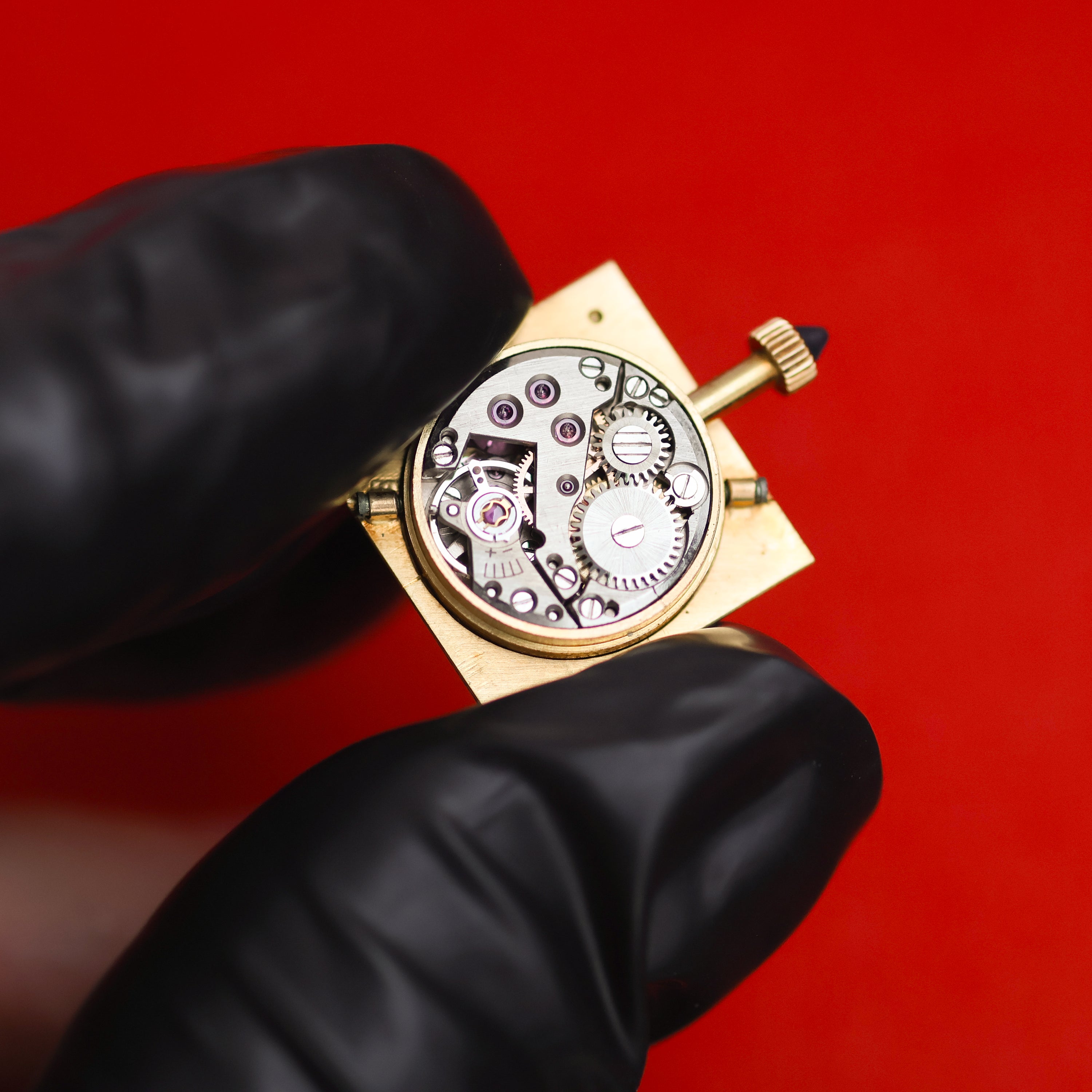 Boucheron Carrée Ref. 1203255 18K Yellow Gold Clous de Paris