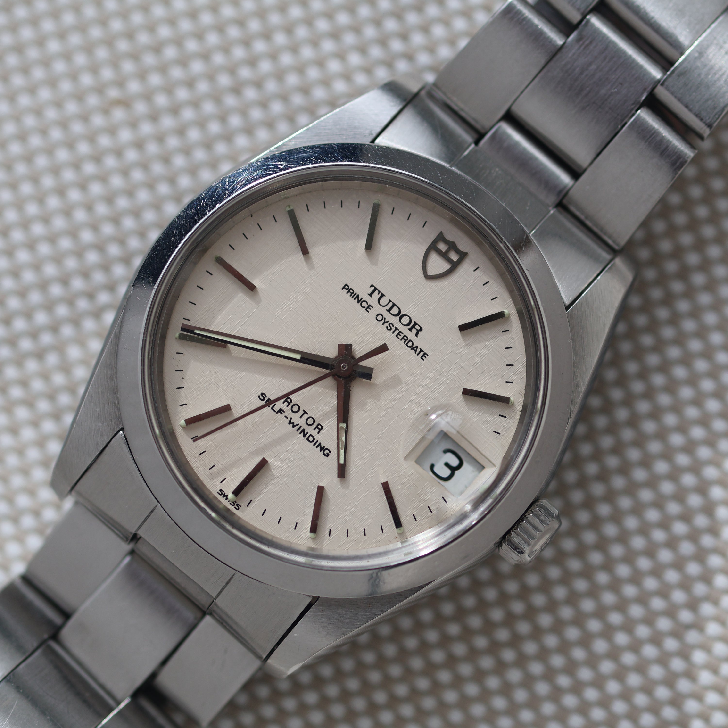 Tudor Oysterdate Ref. 74000N Linen Dial