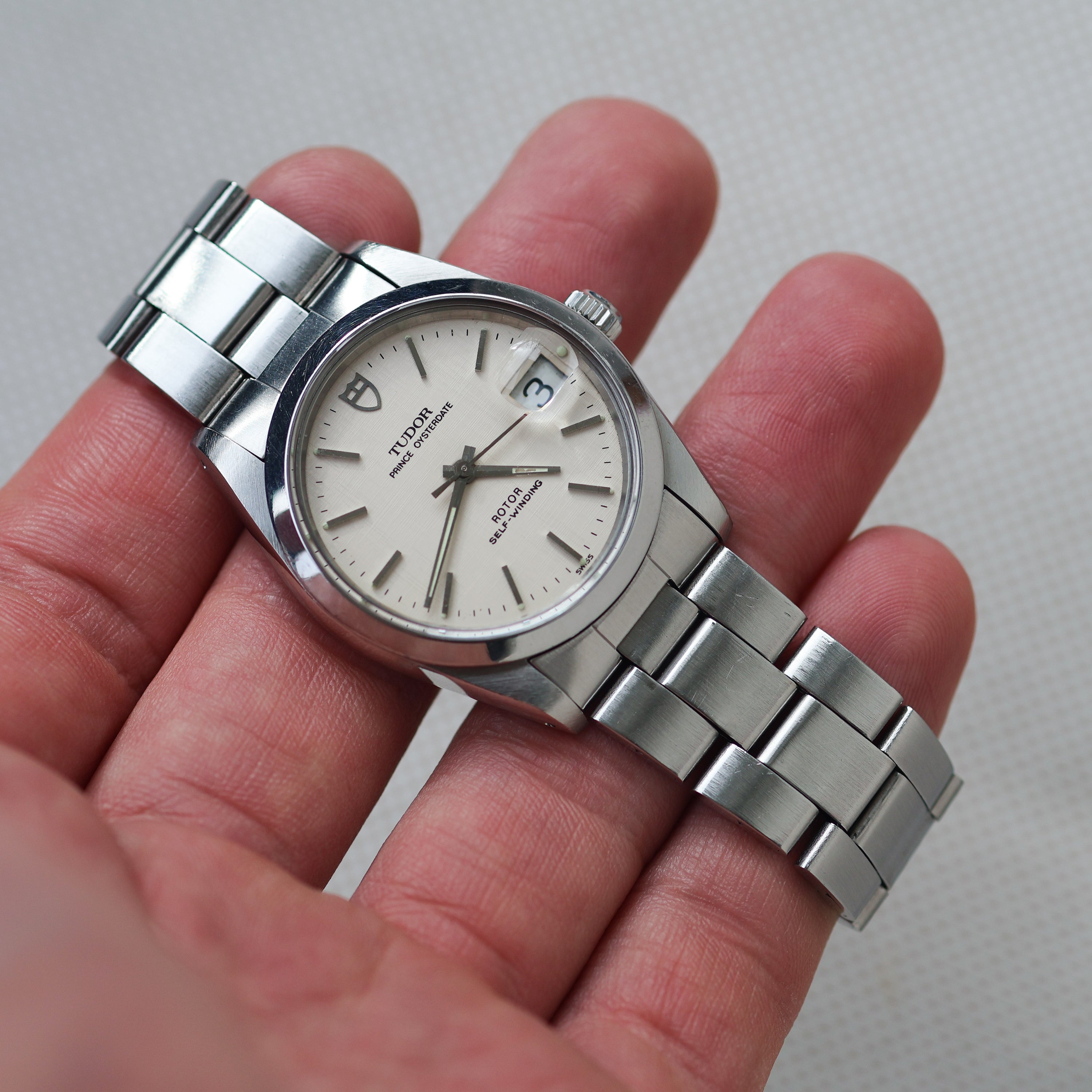 Tudor Oysterdate Ref. 74000N Linen Dial
