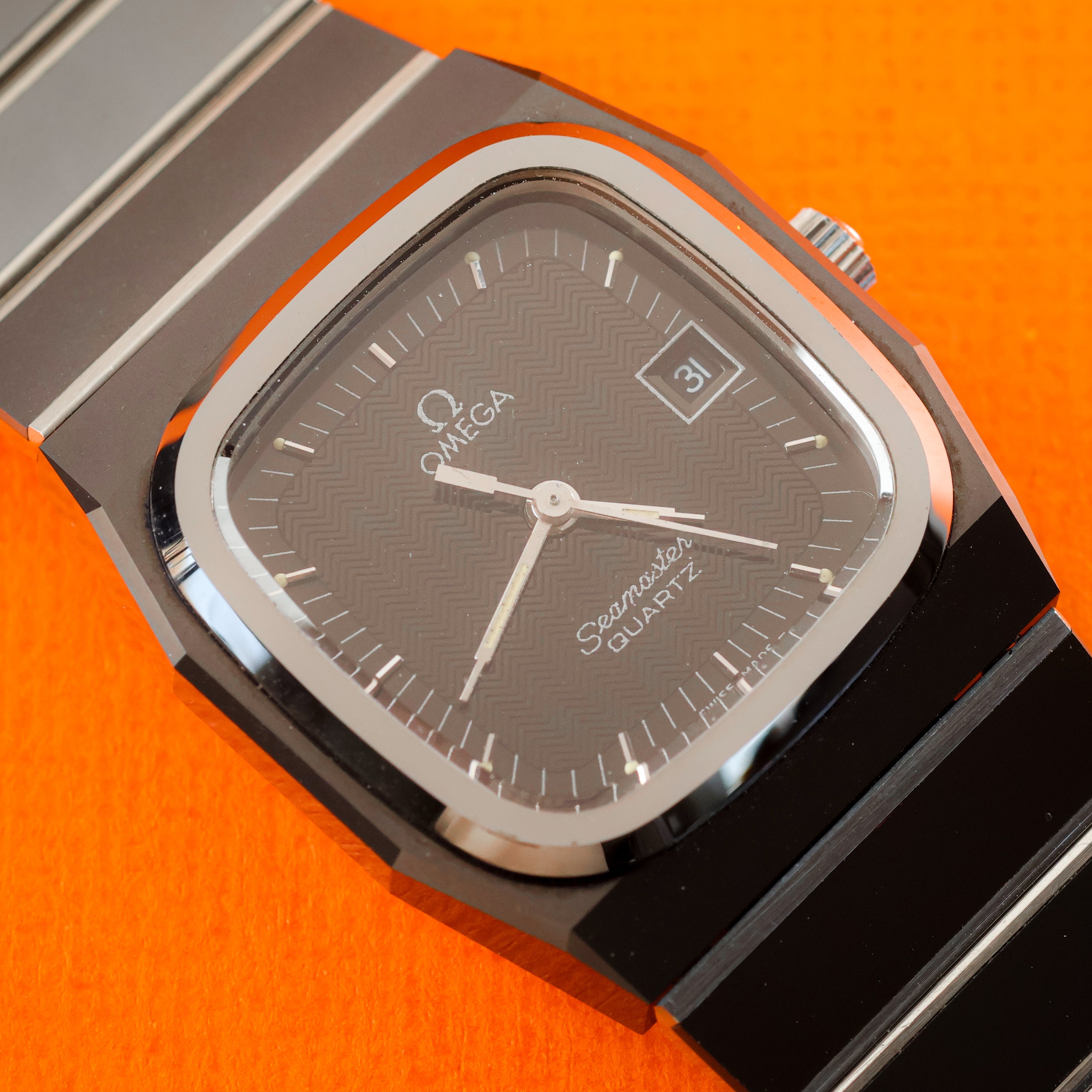 Omega Black Tulip Ceramic Ref. 1960249 Ladies