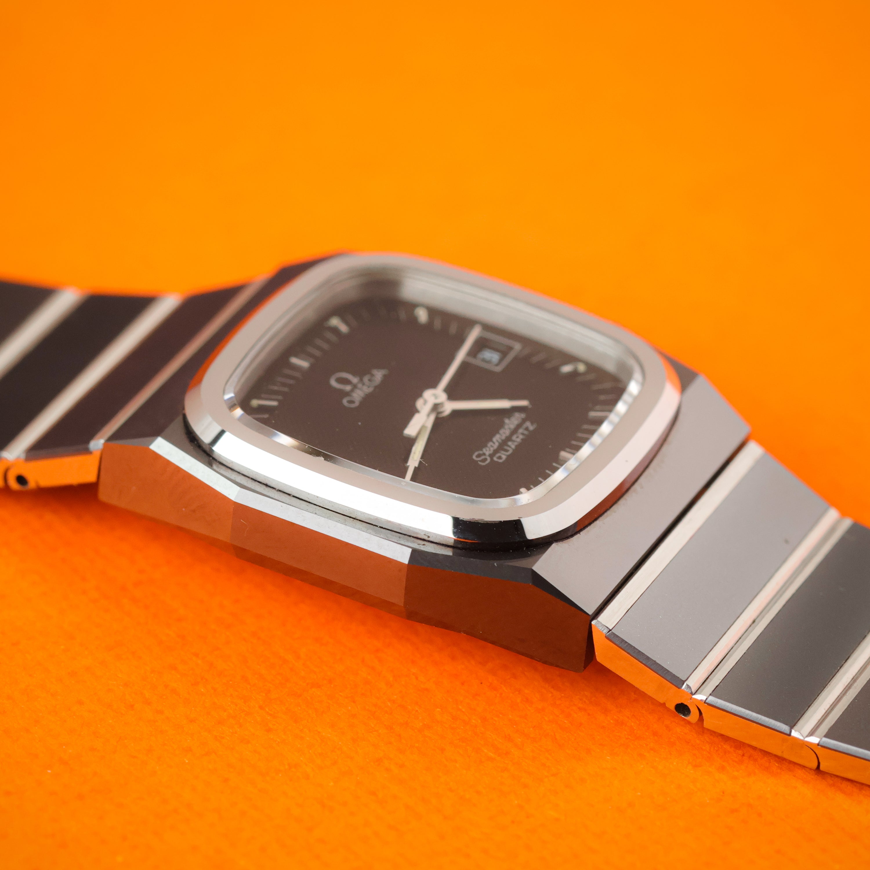 Omega Black Tulip Ceramic Ref. 1960249 Ladies