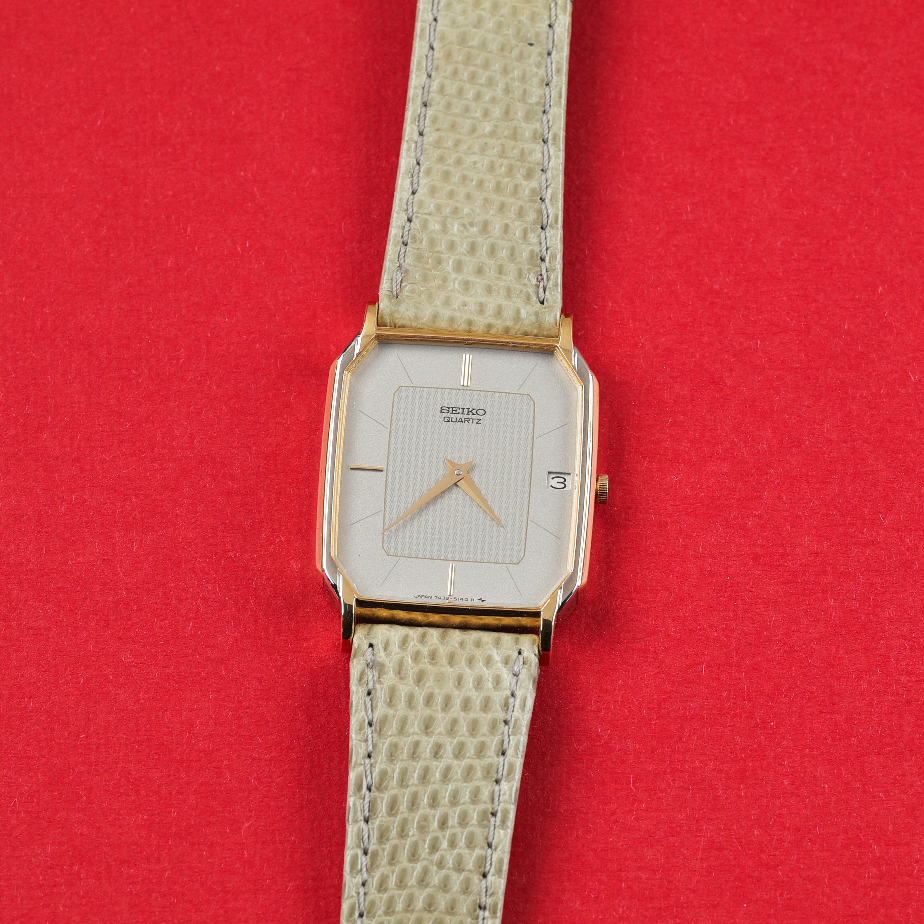 Seiko Two-Tone Ref. 7439-5090 NOS Silver Dial 'V-Detail'