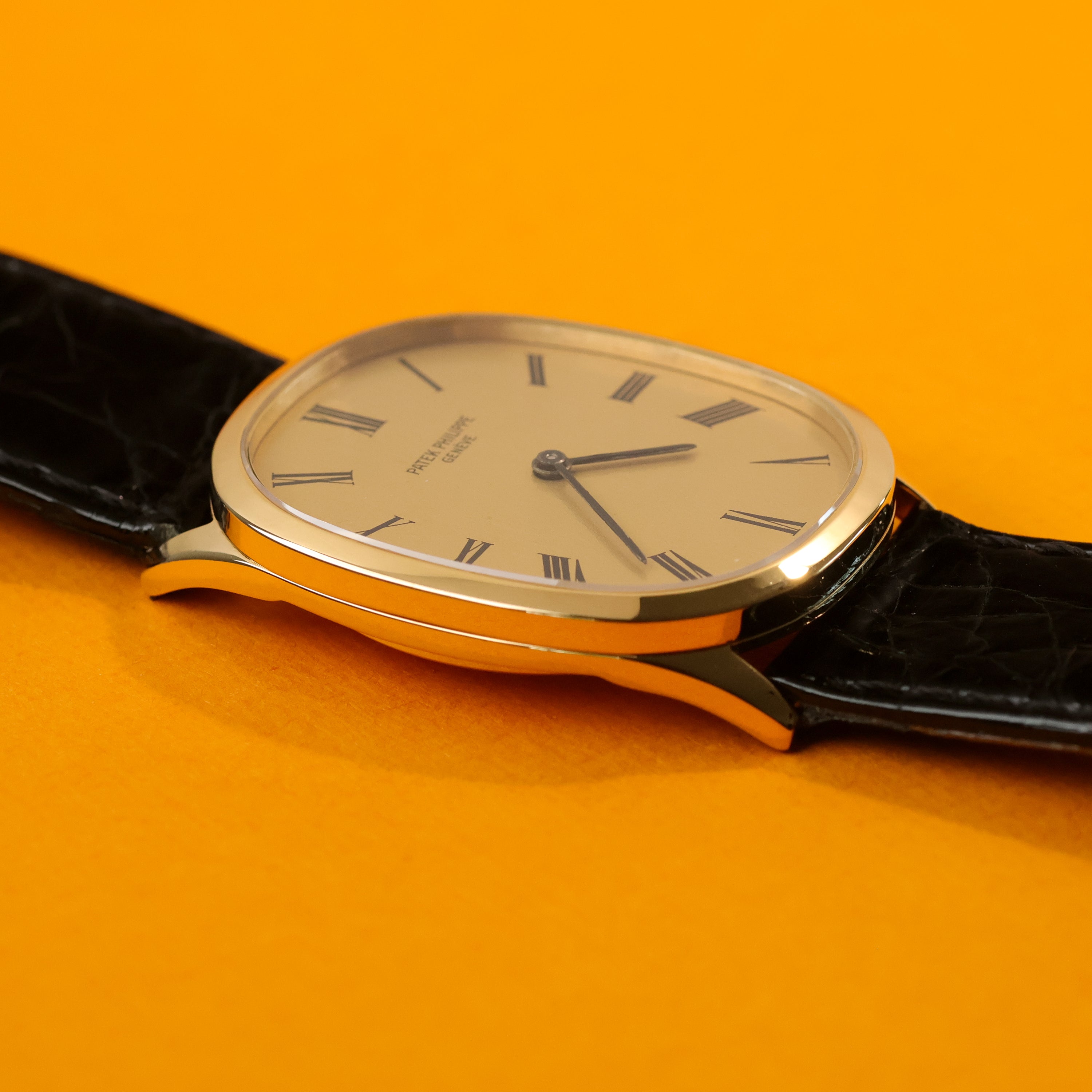 Patek Philippe Ellipse Ref. 3546 18K Yellow Gold Box and Papers
