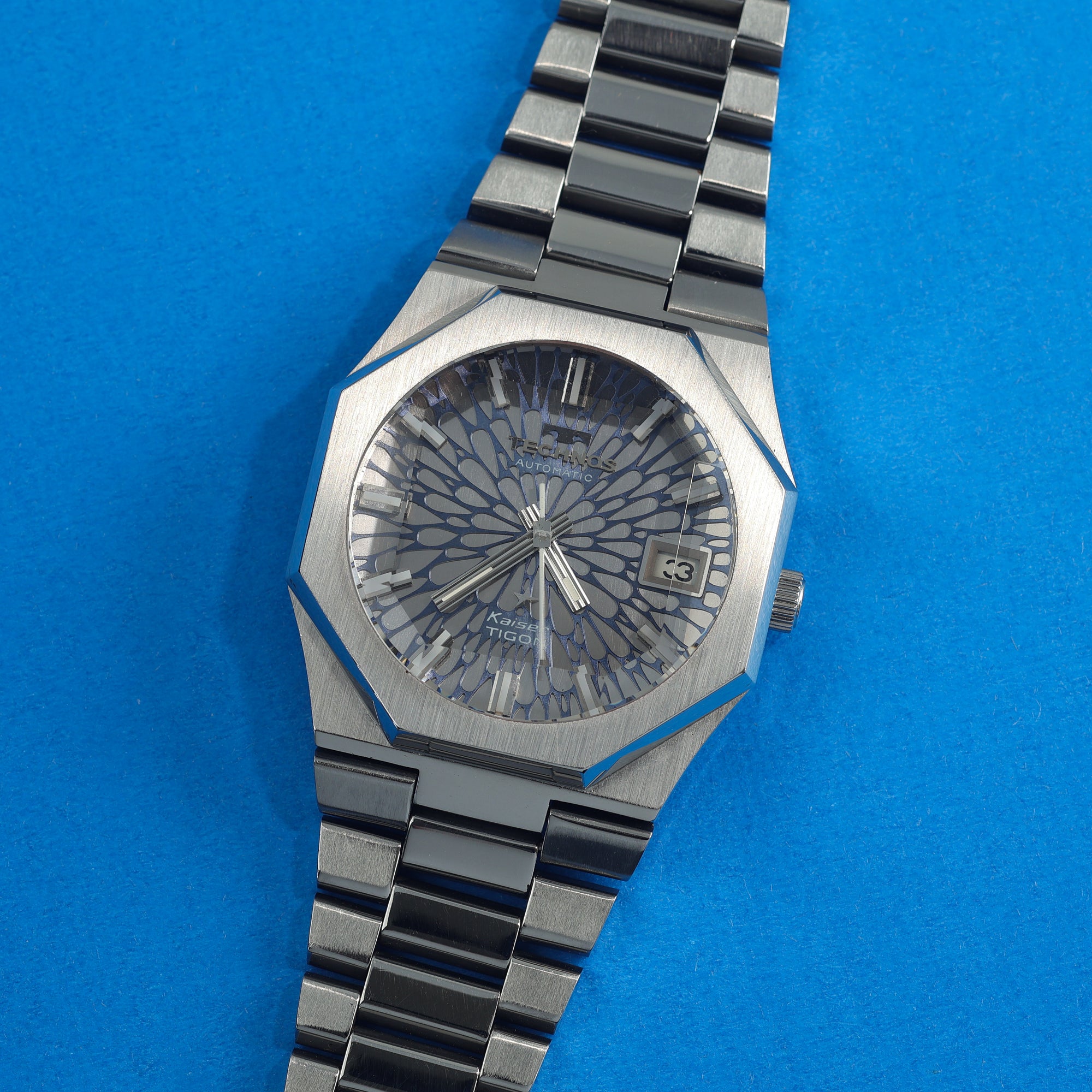 Technos Kaiser Tigon Silver Blue Dial