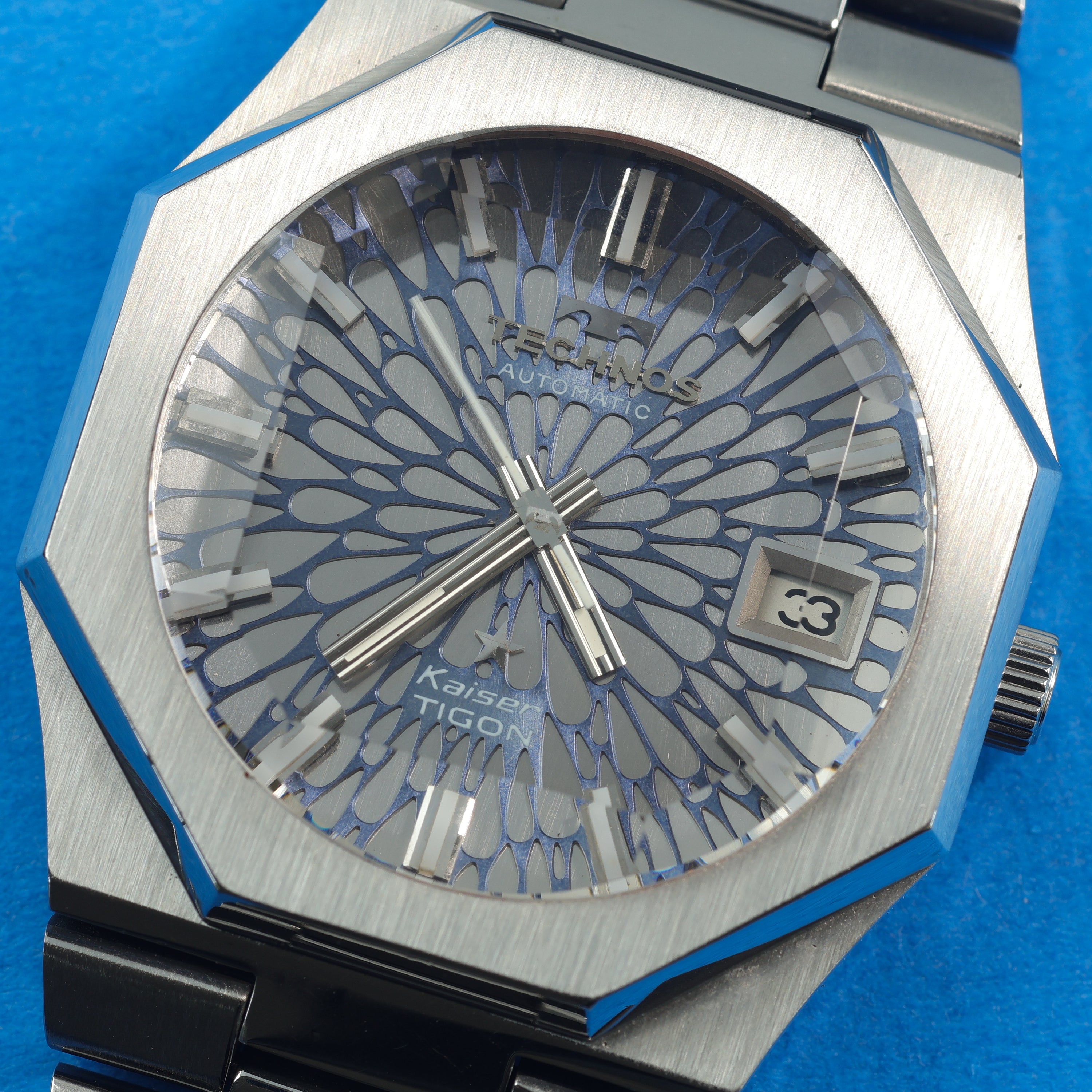 Technos Kaiser Tigon Silver Blue Dial