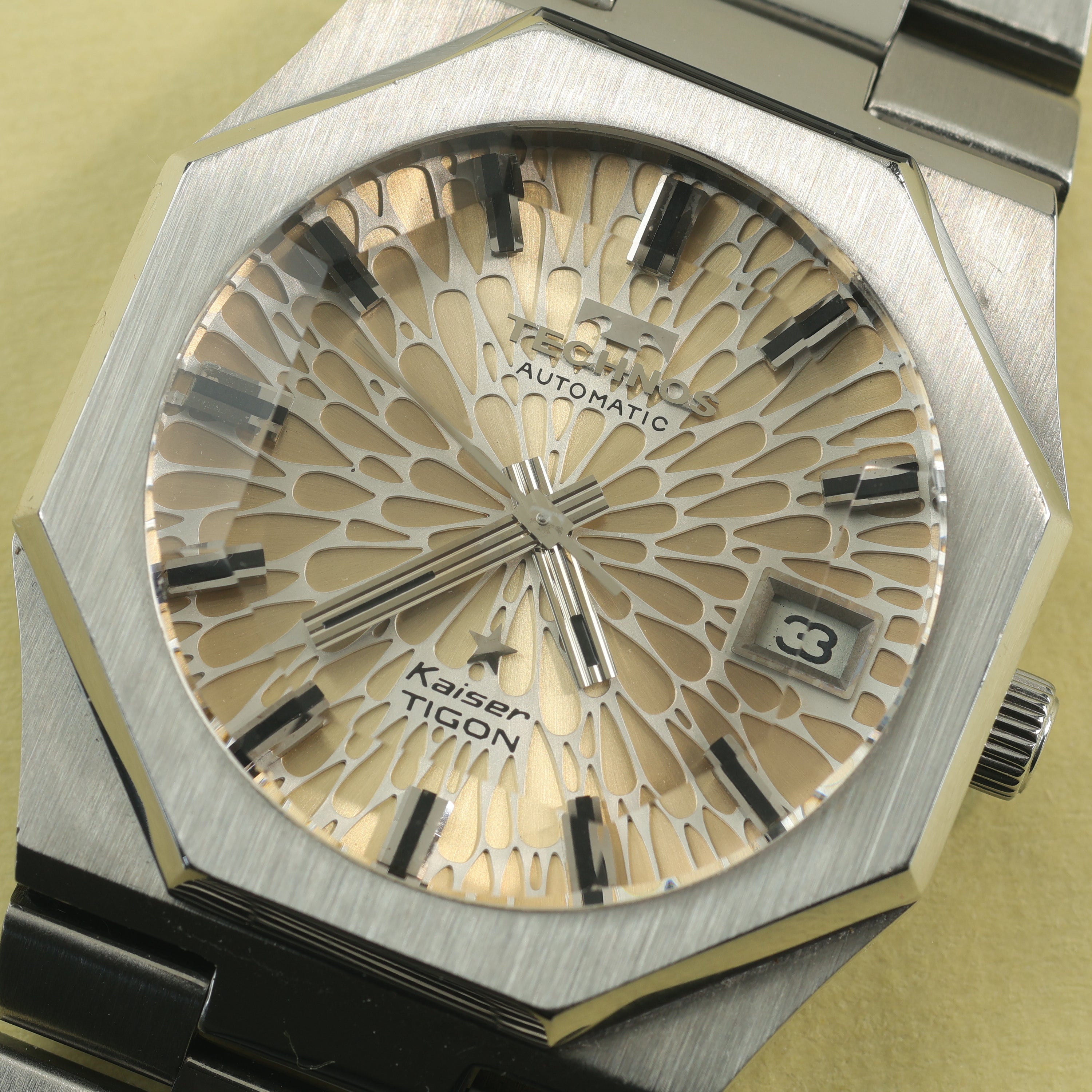 Technos Kaiser Tigon Cream Dial