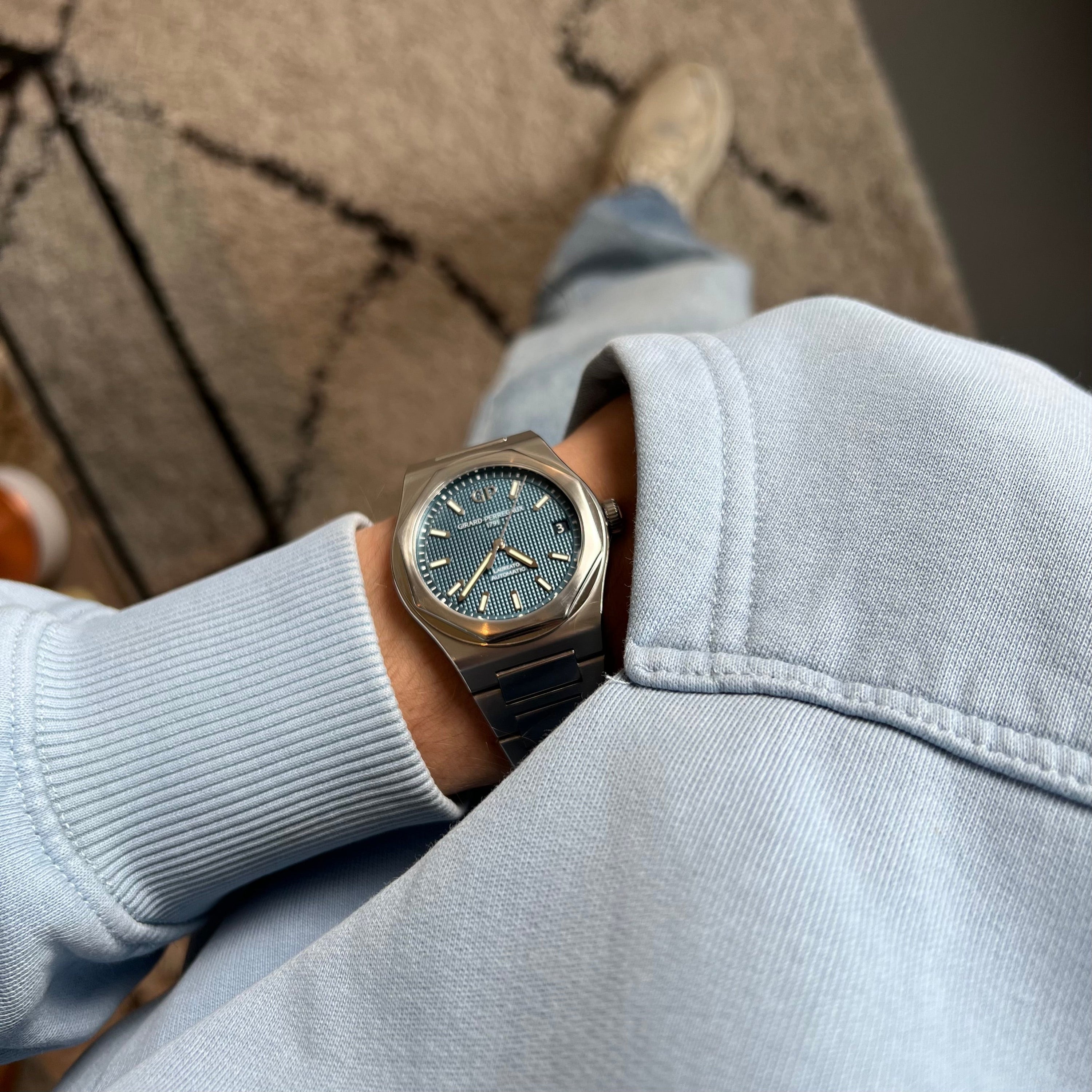 Girard Perregaux Laureato Ref. 81010 42mm Blue Dial